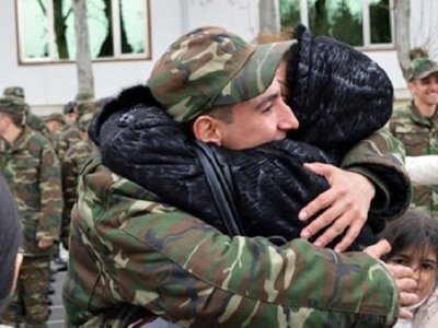 Əsgər valideyinlərinə şad xəbər! -&nbsp; Prezident sərəncam imzaladı