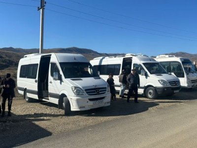 Ağdərənin 4 kəndinə 63 ailə yola salındı