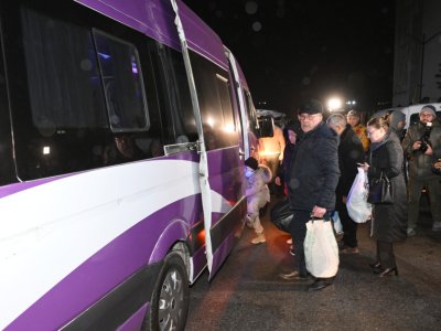 Çətin günlər geridə qaldı - 30 ailə Horovluya yola düşdü