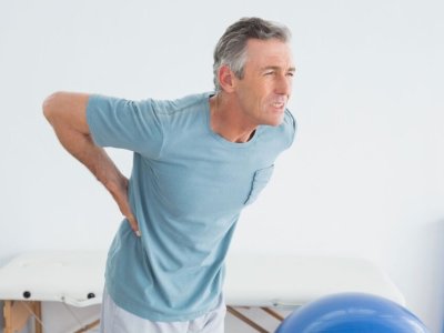 تجمع نمک و فتق دیسک کمر بهانه‌ای برای روزه نگرفتن است - الهی‌دان