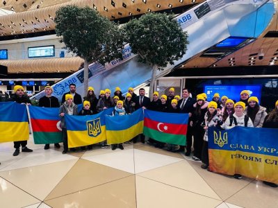 Daha 26 ukraynalı uşaq Bakıya gətirilib