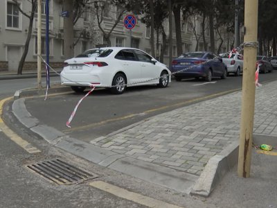 Bakıda avtomobil dayanacağı qanunsuz şəkildə BAĞLANIR