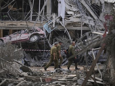 Təl-Əvivdə raket zərbəsi: 1 ölü, 20 yaralı