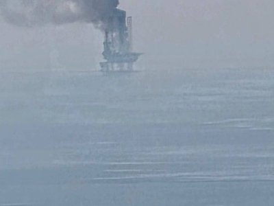 İran&nbsp;BƏƏ-nin&nbsp;dəniz neft platformasını VURDU