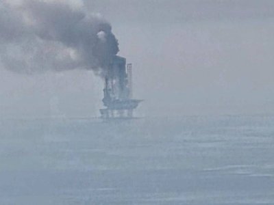 İran&nbsp;BƏƏ-nin&nbsp;dəniz neft platformasını VURDU