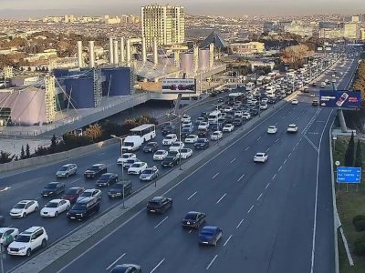 Martın ilk iş günündə tıxac olan yollar - SİYAHI