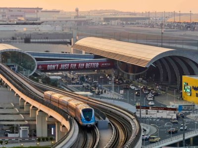 Dubay aeroportları məhdud şəkildə açılır