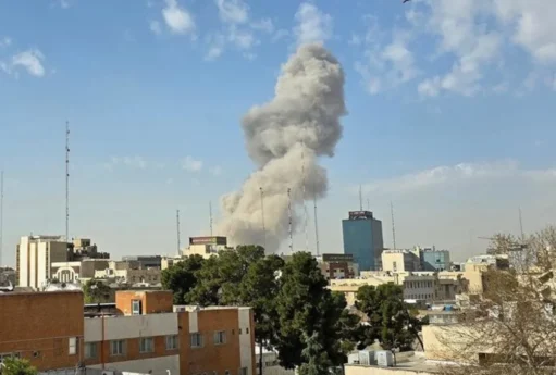 İran'ın Kum şehrinde kritik binaya hava zərbesi