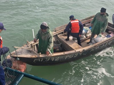 Xəzərdə köməksiz qalan vətəndaşlarımız xilas edildi