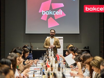 Bakcell 8 Martı xanım jurnalistlərlə birgə qeyd edib - FOTO