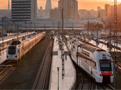 Sərnişinlərin nəzərinə! - Sürət qatarının hərəkət qrafiki dəyişdirilir