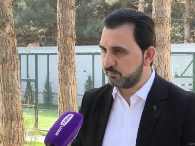 Aylardır 60 min manatdan çox pulunu ala bilmir