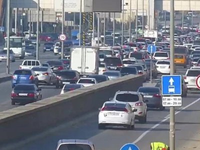 Bakıda 15 istiqamətdə tıxac müşahidə olunur