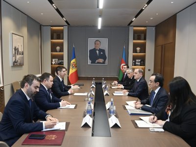 Ceyhun Bayramov Moldovalı həmkarı ilə Naxçıvana hücumu müzakirə etdi