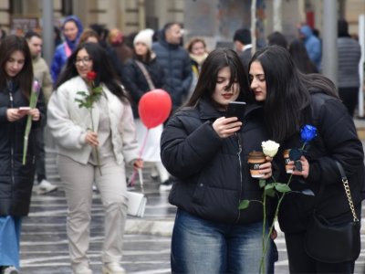 Где работают женщины в Азербайджане, сколько они получают? - ЦИФРЫ