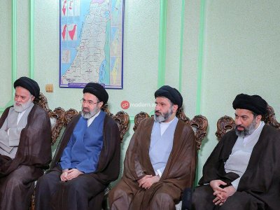 Xameneinin oğlanları: Mustafa, Müctəba, Məsud və Meysəm