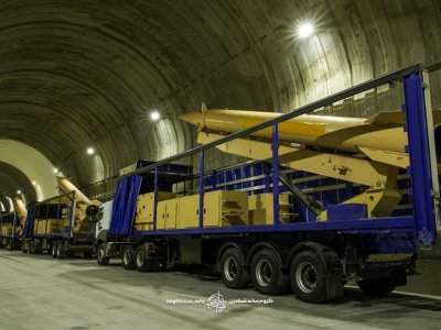 İran ABŞ və İsrailə meydan oxudu - Silahlarla dolu yeraltı tunellər - VİDEO