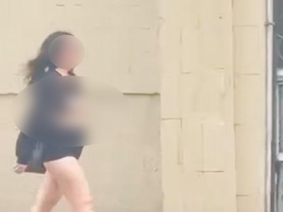 Bakıda yarıçılpaq gəzən qadın xəstəxanaya yerləşdirildi - Video