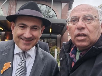 Azərbaycanlı jurnalist Paşinyanla selfi ÇƏKDİ