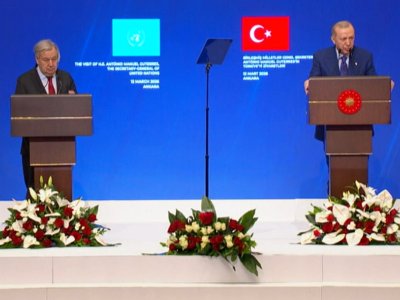 Baş katibə Atatürk mükafatı verildi