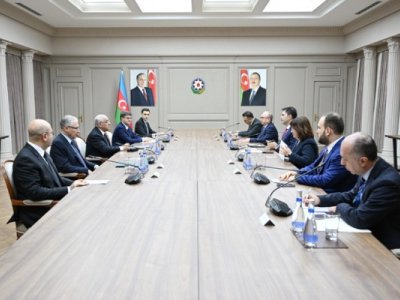 Əli Əsədov türkiyəli nazirlə görüşdü
