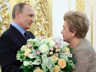 Yeltsinin 94 yaşlı arvadı&nbsp;- Putin&nbsp;eks-birinci xanımı təbrik edib