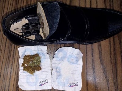 Təcridxanaya ayaqqabıda narkotik keçirmək istədilər