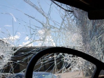 Mikroavtobus minik maşını ilə toqquşdu - 7 nəfər yaralandı