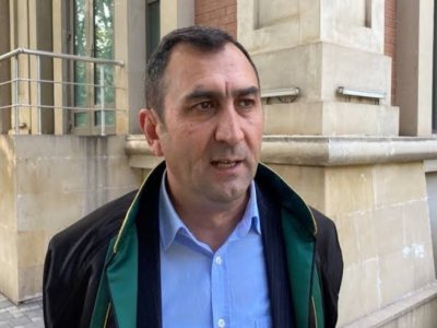 Məhkəmə&nbsp;həbsdə olan vəkillə bağlı qərar verdi