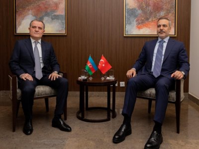 Ceyhun Bayramov Hakan Fidanla regionu müzakirə etdi
