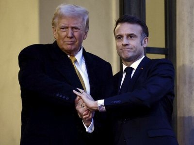 Makron Trampla danışdı