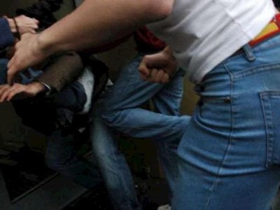 Tanışına boşqabla xəsarət yetirdi