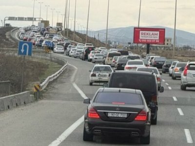 Bakıdan rayonlara axın&nbsp;- Yollarda tıxac yarandı