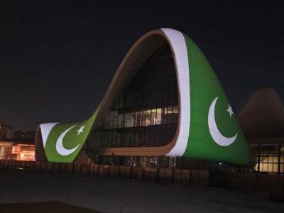 Heydər Əliyev Mərkəzinin binasında&nbsp;Pakistan bayrağı&nbsp;