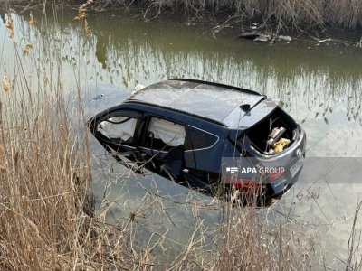 Zərdabda maşın kanala düşdü: 2 ölü, 4 yaralı