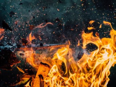 Qəbələdə 62 yaşlı kişi&nbsp;yanaraq öldü