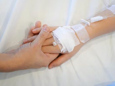 4 yaşlı uşağı maşın vurdu&nbsp;- Qonşusu gəzintiyə çıxarıbmış