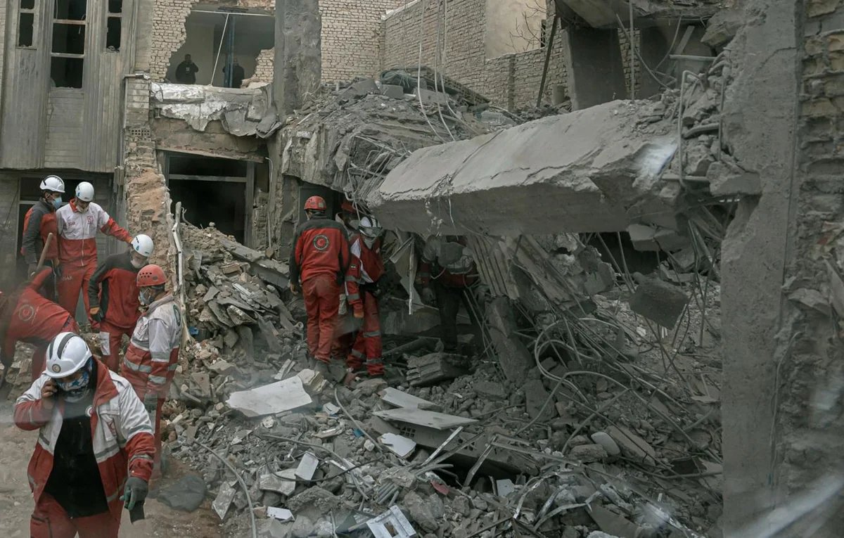 İranın Qum və Urmiya şəhərlərinə raket zərbələri: Ölənlər var