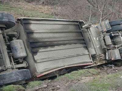 Kəlbəcərdə yük avtomobili&nbsp;aşdı, ölənlər var