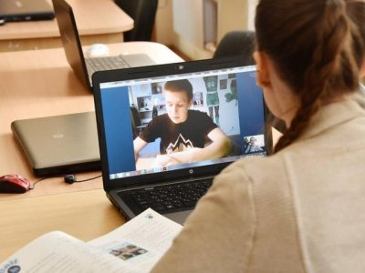 Universitetlər onlayn təhsilə keçdi