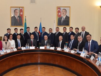 DİA-da qazaxıstanlı dövlət qulluqçuları üçün təlim keçirilir