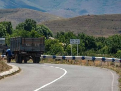 Ermənistana yük aparan maşını raketlə&nbsp;vurdular