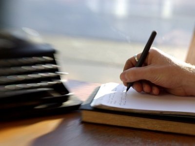 Atanı öldürüb məşhur olanlar - Öz kökünü baltalayan qələm ADAMLARINA