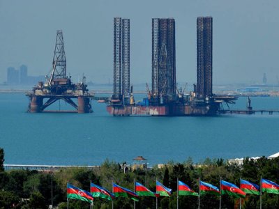 Azərbaycan nefti 130 dollara satılır