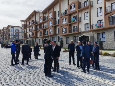 Köç karvanı Kəlbəcərə çatdı - Açarlar sakinlərə verildi