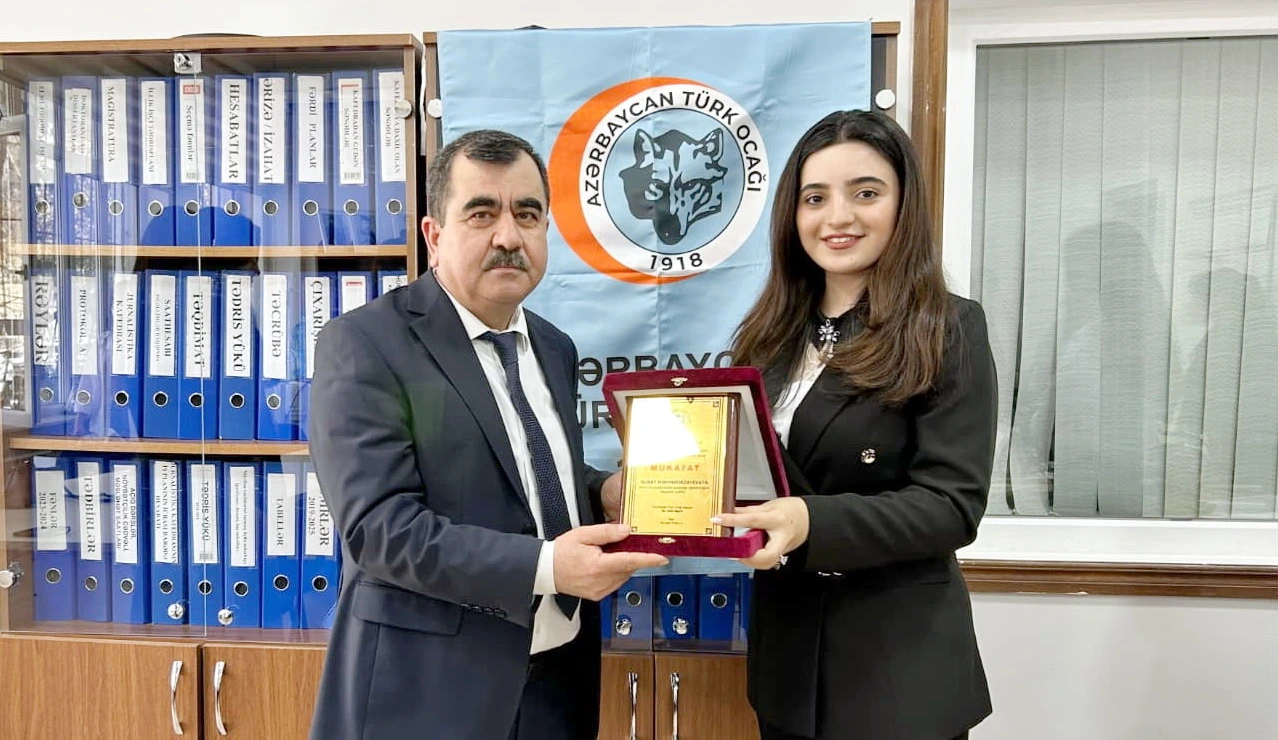 Qənirə Paşayeva mükafatı qalibə təqdim olundu