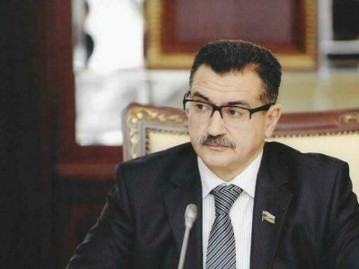 Deputat kitablarını rayon kitabxanasına bağışlayacaq