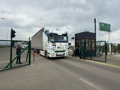 İrana göndərilən humanitar yardım sərhəddən keçdi