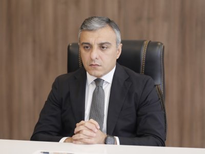 Yeni sədr qaynını özünə müşavir təyin etdi