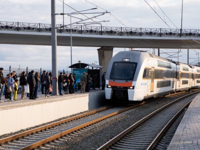 Dəmir yolu yenidən yüksəlişdə: rahatlıq, təhlükəsizlik və gələcəyin nəqliyyatı